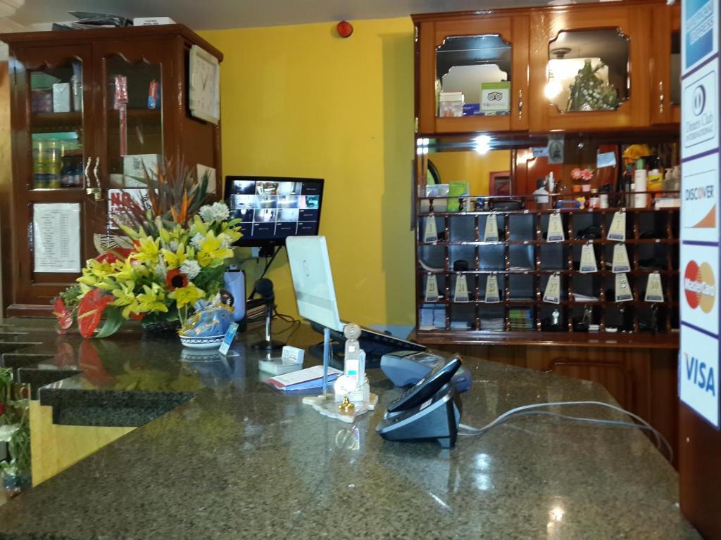 Hotel Gran Quitumbe Quito Esterno foto